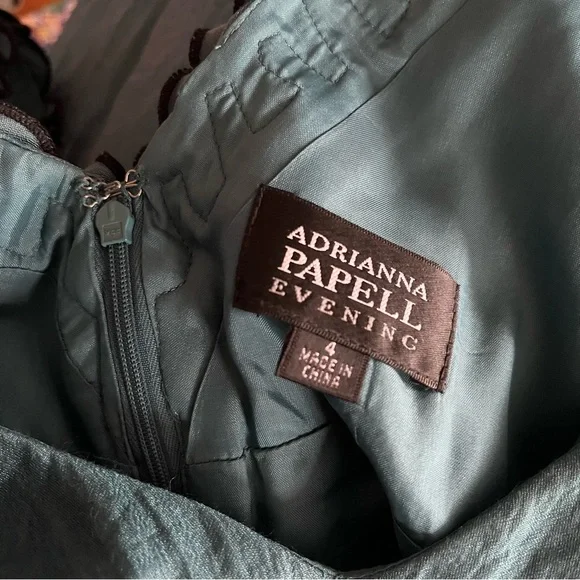 Adrianna Papell v-neck dress - Picture 9 of 10